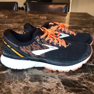 Brooks Ghost 11 sneakers